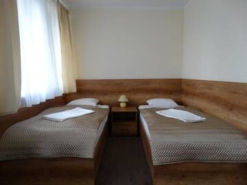 Фото номера Двухместный номер с 2 отдельными кроватями Отель Hotel Vector г. Тарново-Подгурне 10